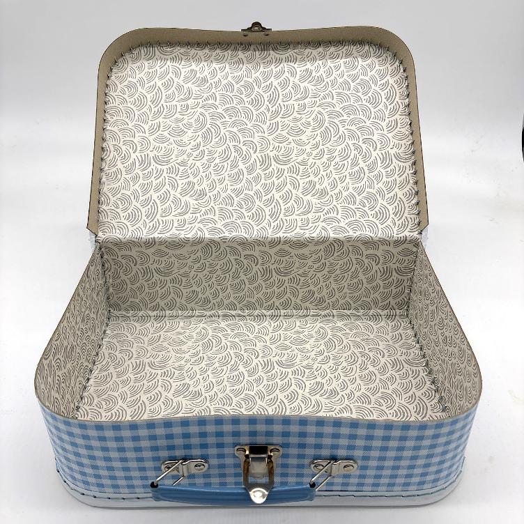Pappkoffer hellblau weisskariert mit Trim - 0