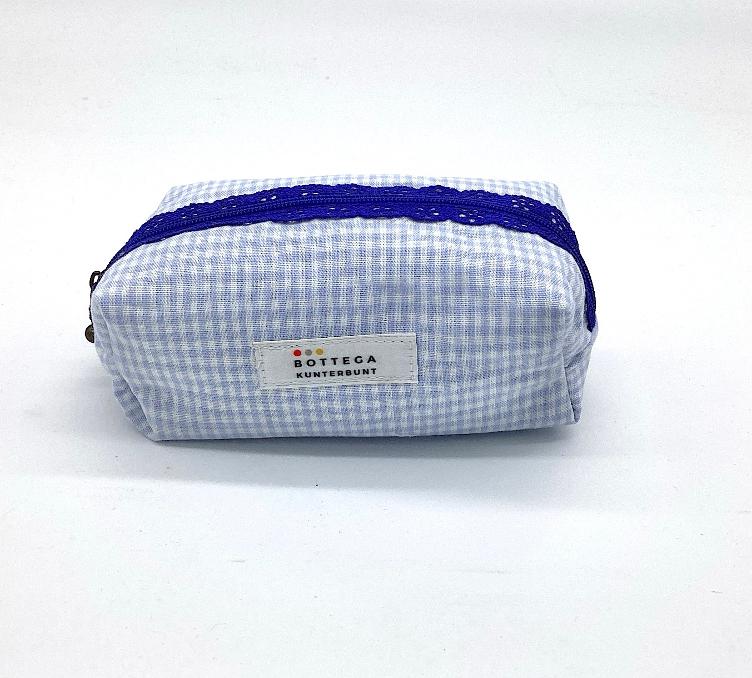 SCHMINKTASCHE HELLBLAU KARIERT